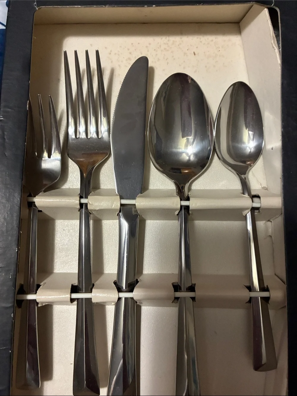Reed & Barton Stainless Flatware Set in Silver Stainless